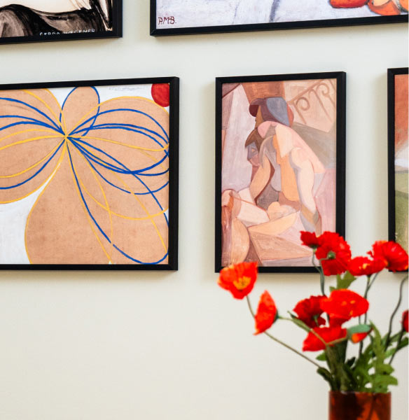 Drie abstracte prints met klaprozen