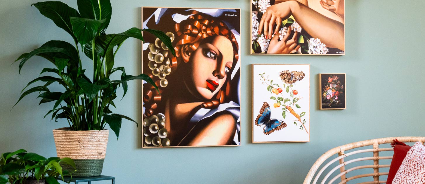 Gallery wall met ingelijste prints