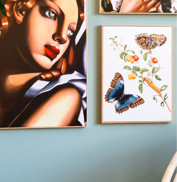 Gallery wall met ingelijste prints
